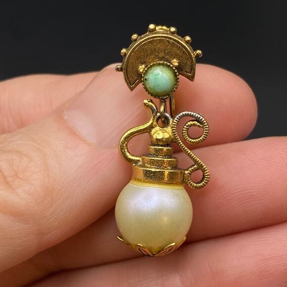 RARE Vtg VENDOME Cruet Earrings Victorian-Style Gold Tone Faux Pearl Dangle Drop - Picture 2 of 8